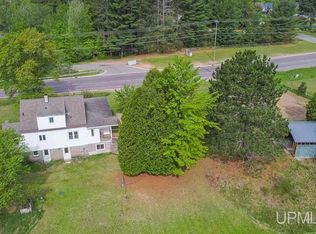481 Cherry Creek Rd, Marquette, MI 49855