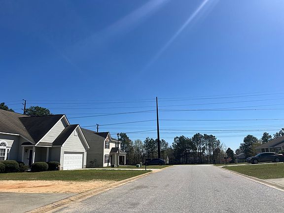 5th image of 220 Appletree Ln