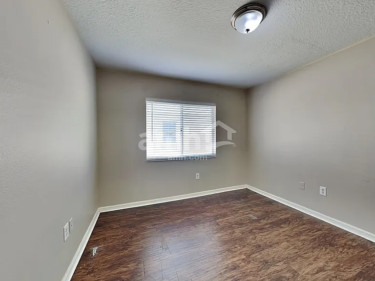 30846 Midtown Ct — Photo 11