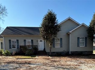109 Thunder Valley Rd, Seneca, SC 29678