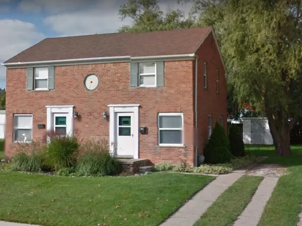 320 Parkview Dr, Plymouth, MI 48170