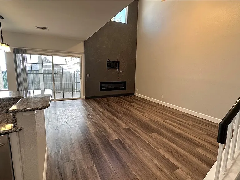 5268 Island Chain Rd — Photo 18
