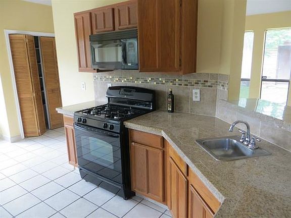 5th image of 2932 Branch Hollow Dr