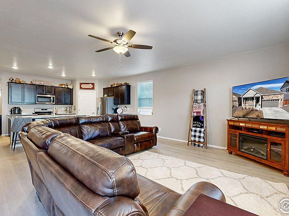 3rd image of 1756 Floret Dr