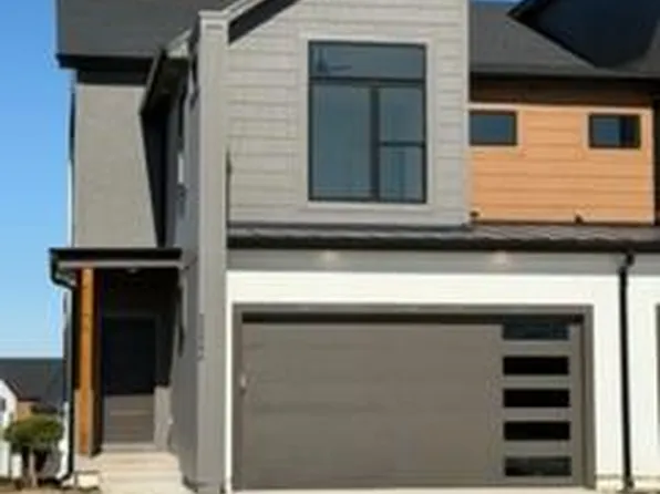 22504 W 93rd Ter, Lenexa, KS 66227