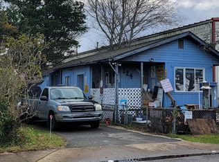 124 NE Douglas St, Newport, OR 97365
