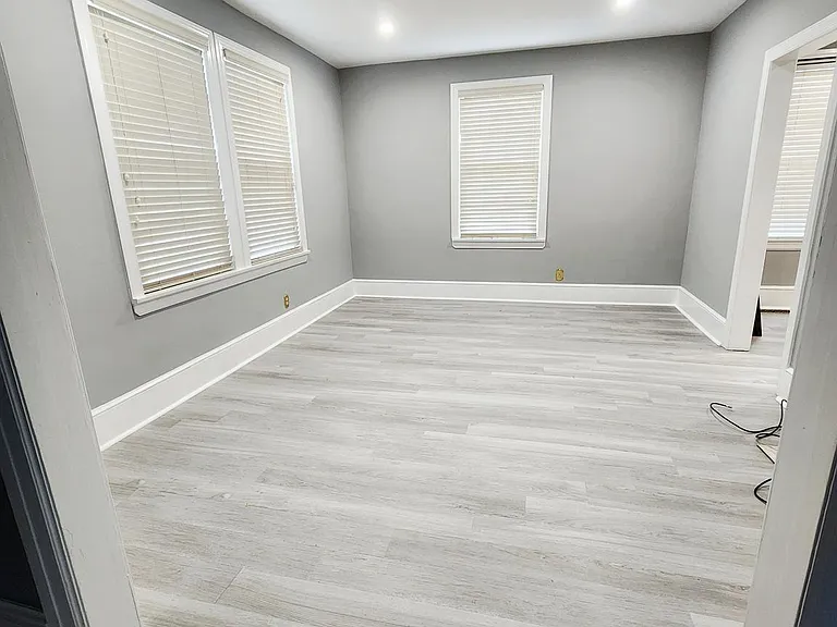80 E Main St — Photo 3
