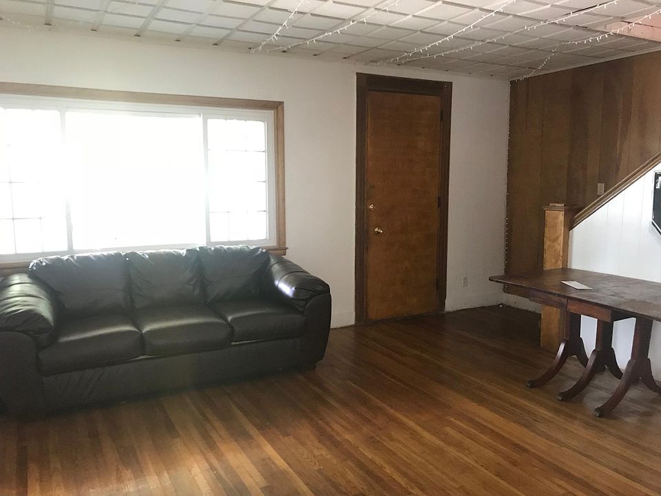 2nd image of 80 Chapin St #2