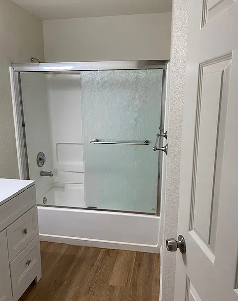 3 bed, 980 sqft, $1,800 — Photo 4