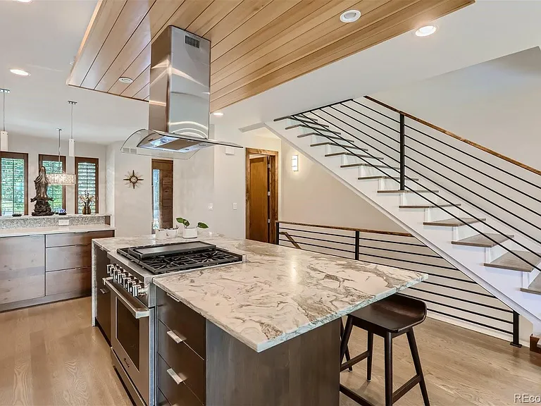 1634 S Grant St — Photo 34