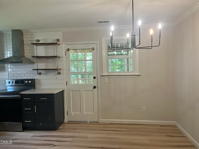 224 Waldo St — Photo 5