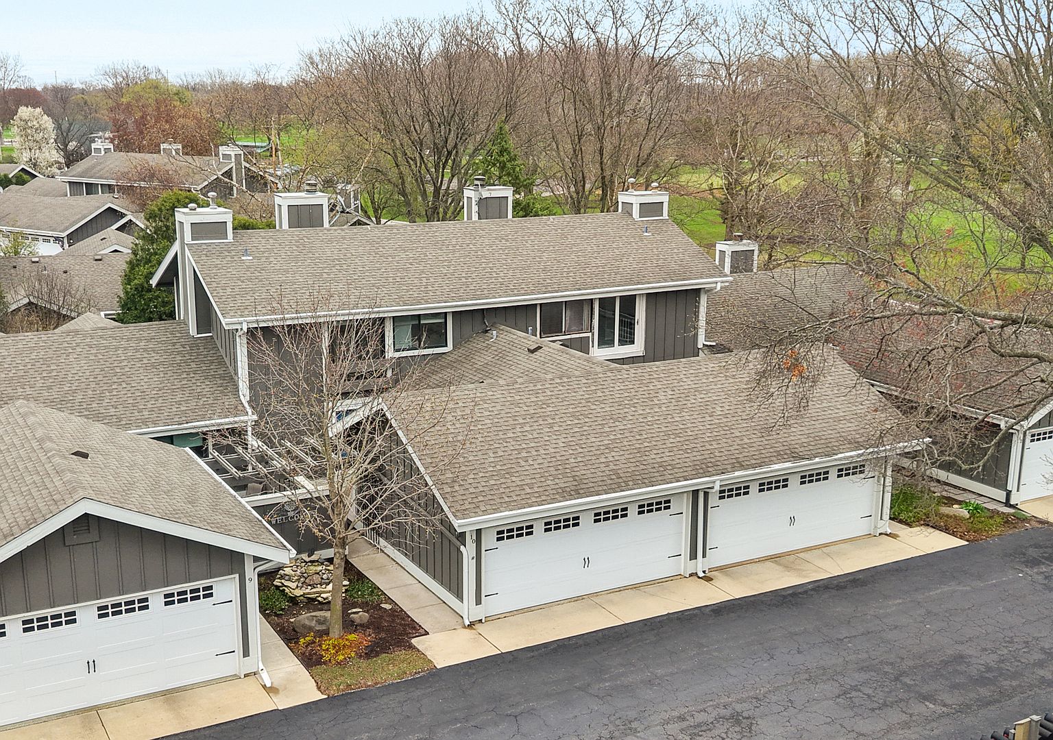 10 W Windsor Ct