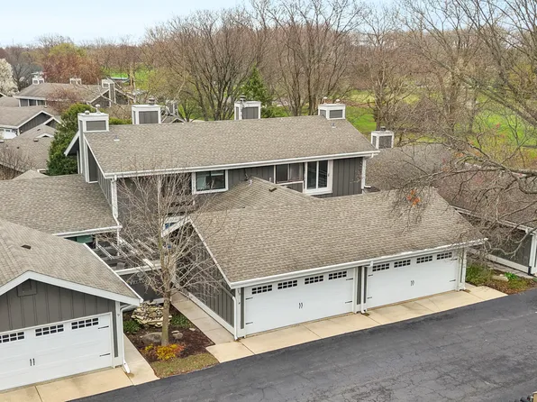 10 W Windsor Ct, Sugar Grove, IL 60554