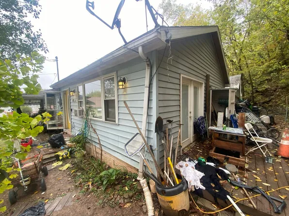 505 Walker St, Nitro, WV 25143