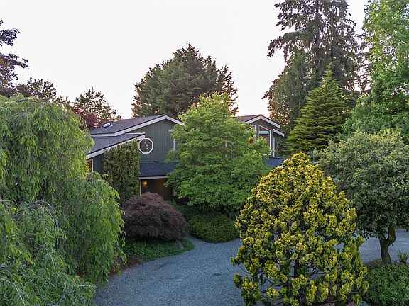 3rd image of 7104 166th Avenue E