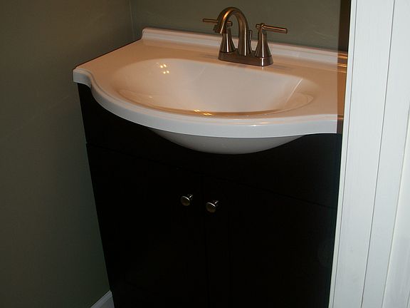 1st Floor Bath