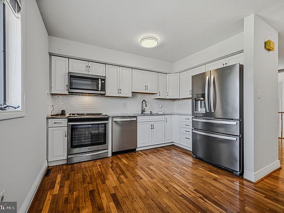 4th image of 27 Servan Ct