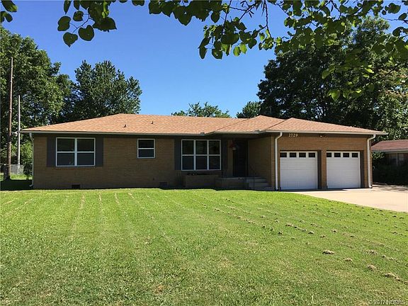 2nd image of 2729 Kirby Dr
