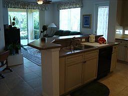 4th image of 10692 Avila Cir