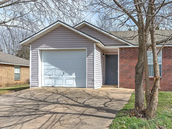 1464 N Boxley Ave, Fayetteville, AR 72704