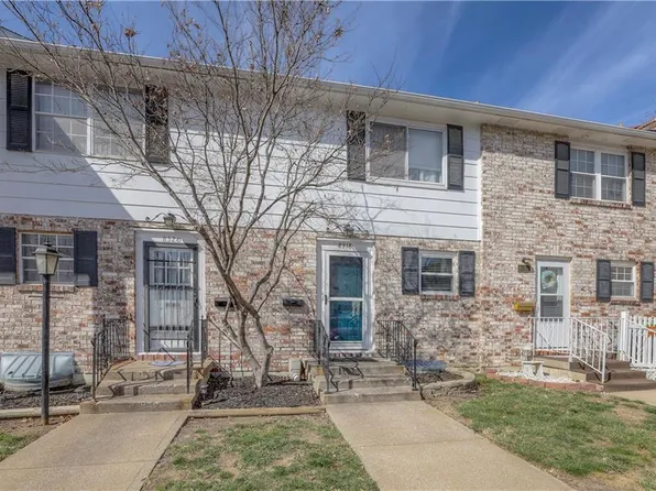 8318 Woodward St, Overland Park, KS 66212