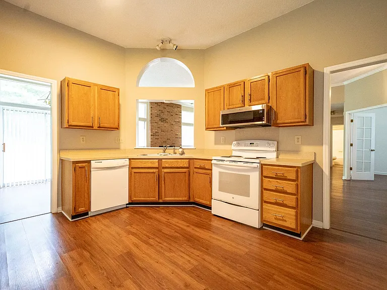 8219 Brynmar Dr — Photo 8