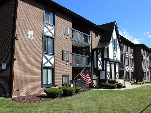 3rd image of 13609 S Lamon Ave APT 605