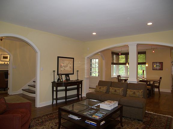 3rd image of 1701 N Bancroft Pkwy