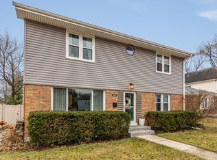 693 S York St, Elmhurst, IL