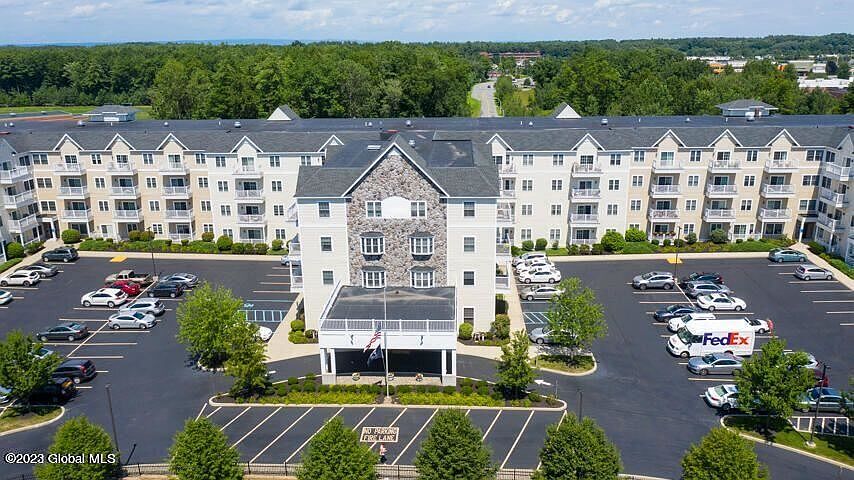 1st image of 8 Wall St APT 101