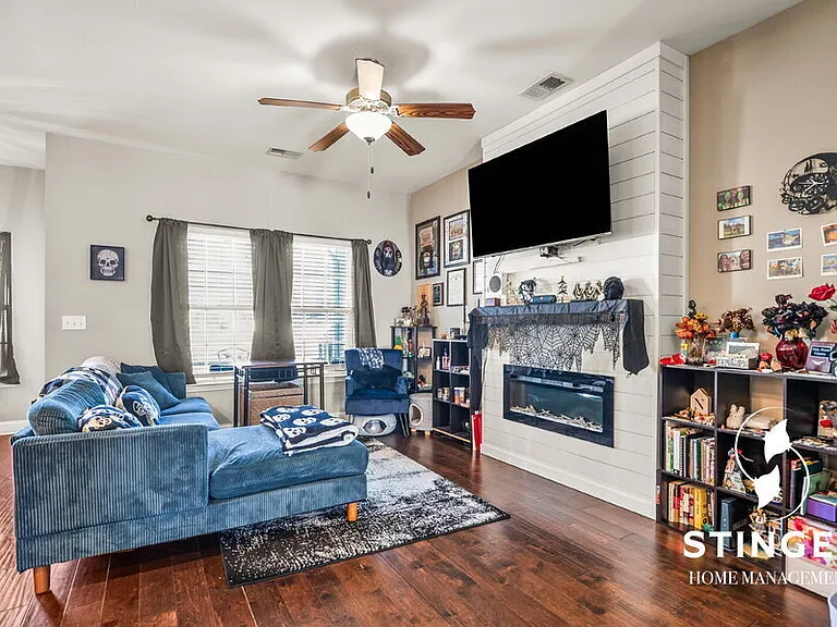 332 Dante Cir — Photo 5