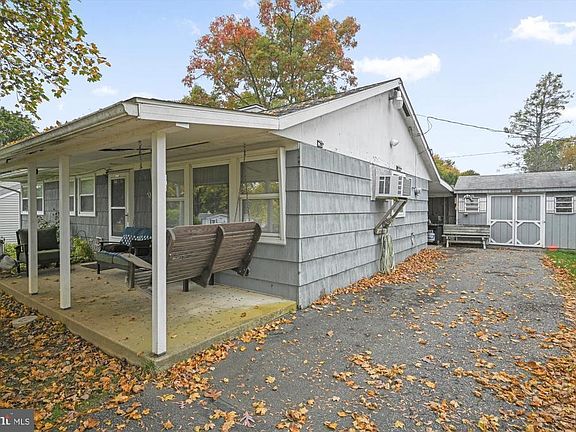 5th image of 1923 Blue Ridge Dr