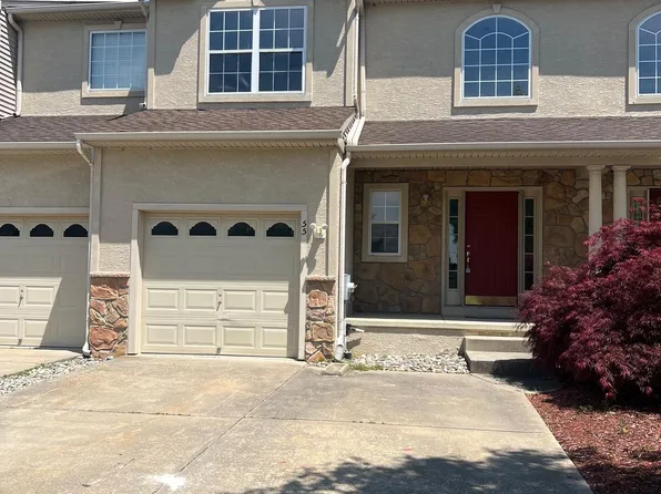 55 Glacier Dr, Berlin, NJ 08009