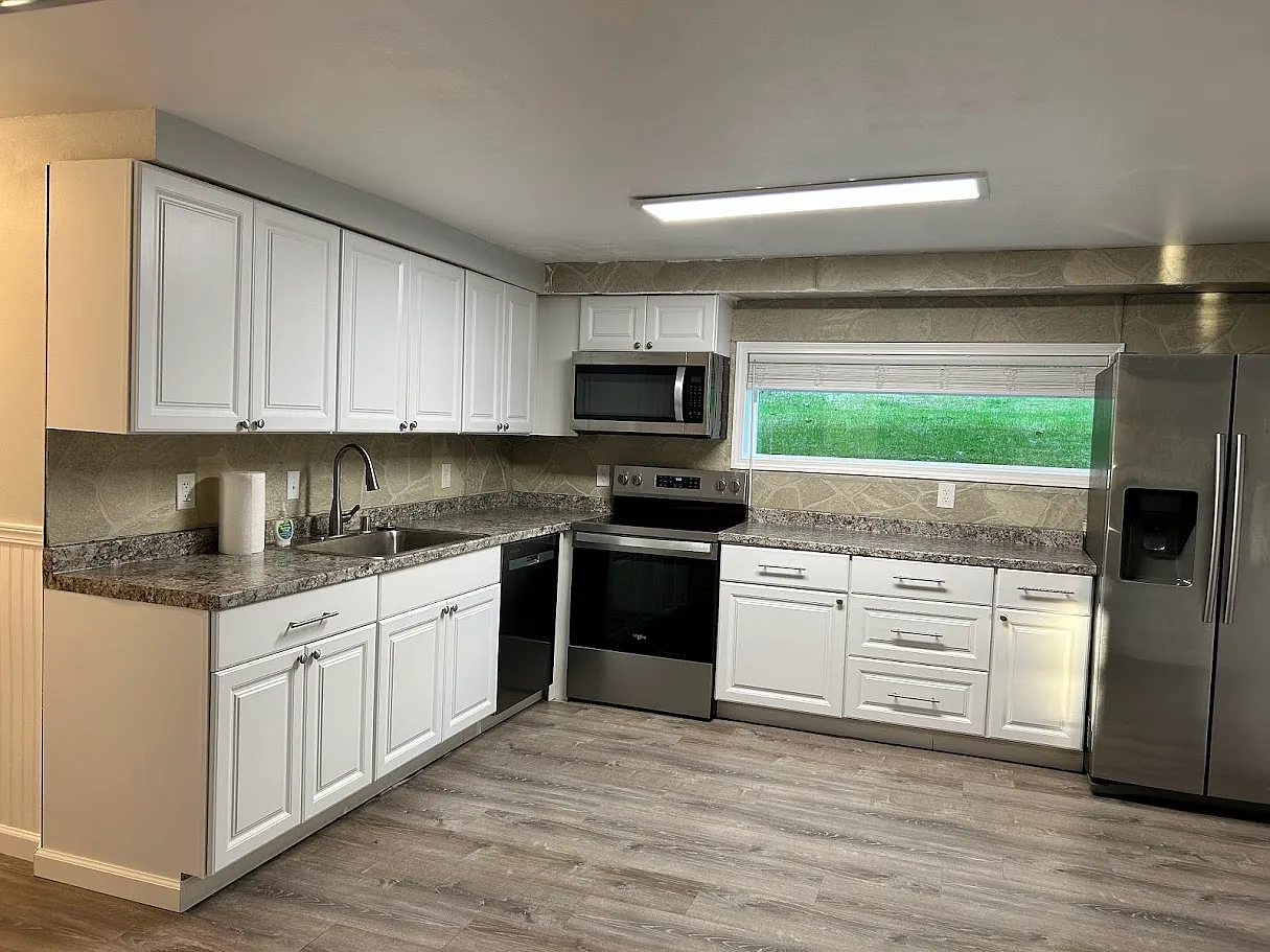 2 bed, 1300 sqft, $2,400 — Photo 3