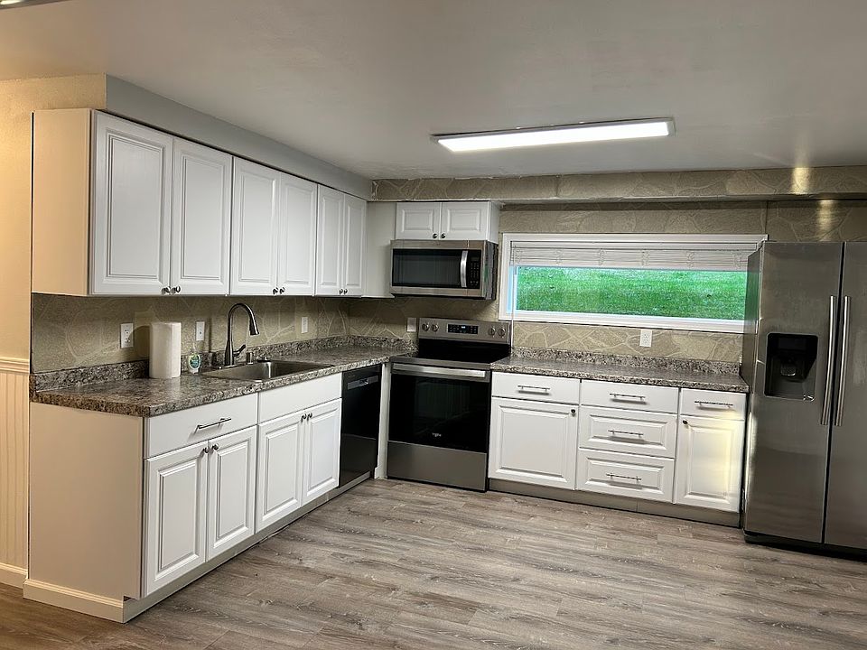 Full kitchen view