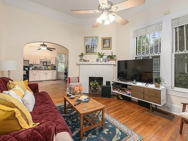 240 SW 3rd St #A — Photo 16
