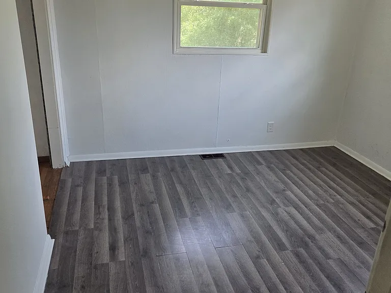 2217 Willow St — Photo 8