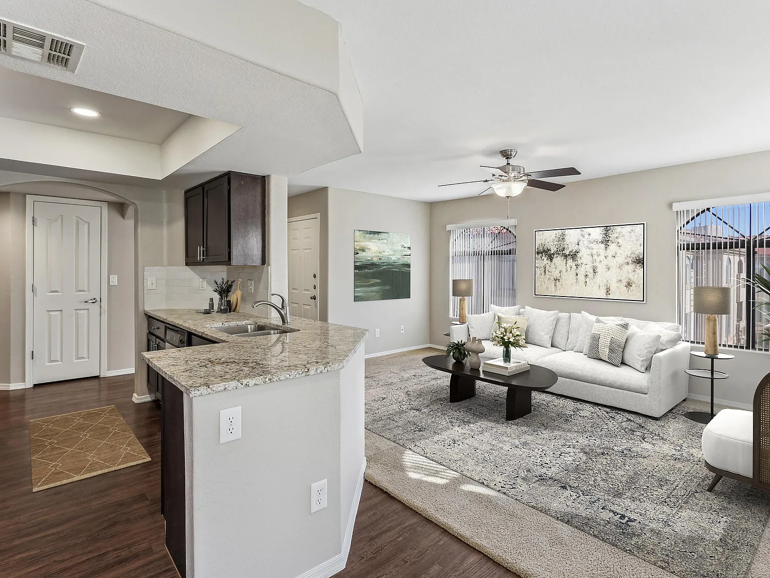 San Montego Apartments — Photo 4