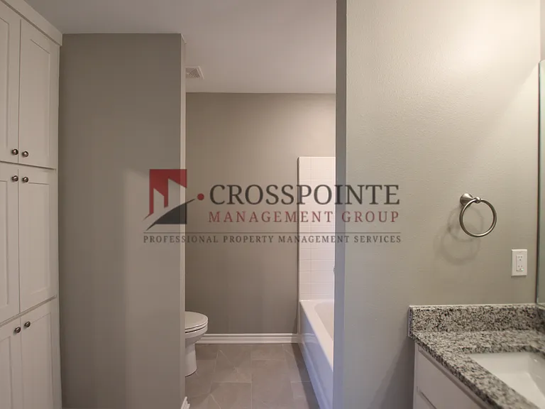 Beautiful 3 Bedroom 2 Bathroom Townhouse In South Tyler! 1/2 Off First Full Months Rent! — Photo 17