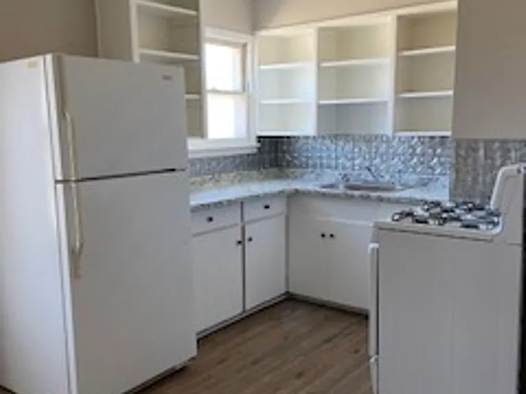 5433 Encino Rd — Photo 13