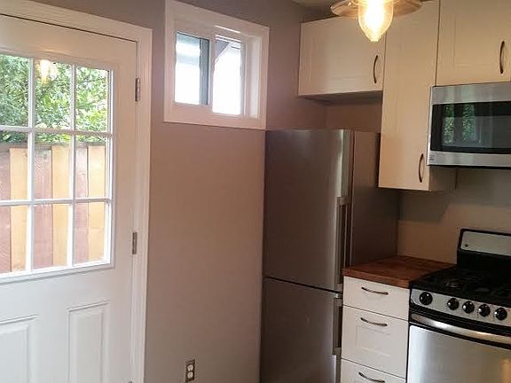 3rd image of 720 E Wright Ave