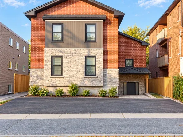 100 Cromwell Ave #2, Oshawa, ON L1J 4T6