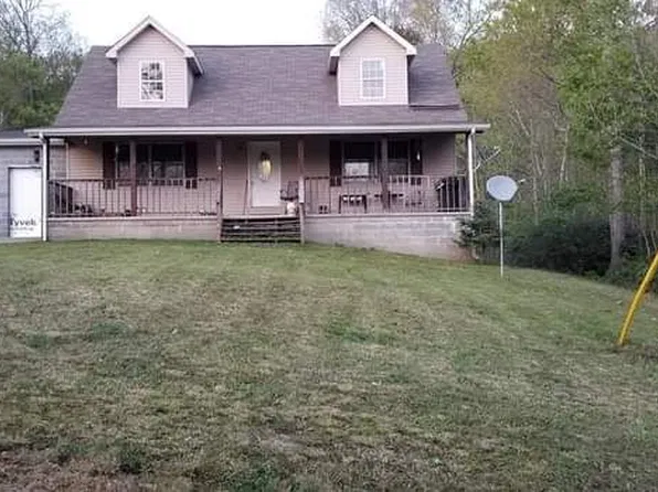 636 Back Petros Rd, Oliver Springs, TN 37840