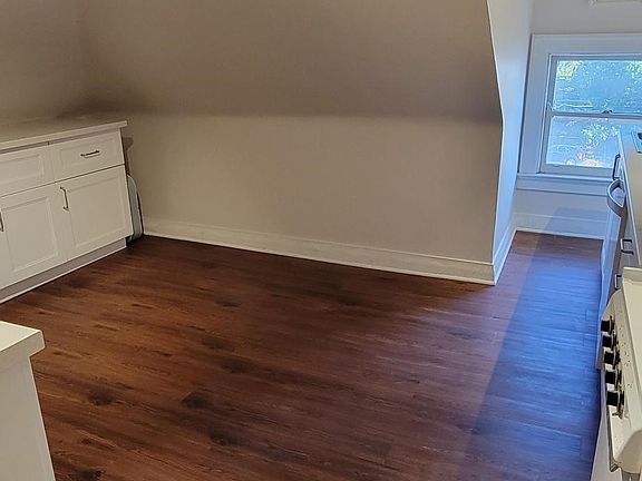 5th image of 3349 Whitfield Ave #3