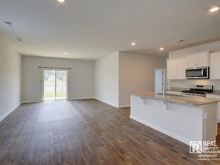 113 Hillsford Ln — Photo 4