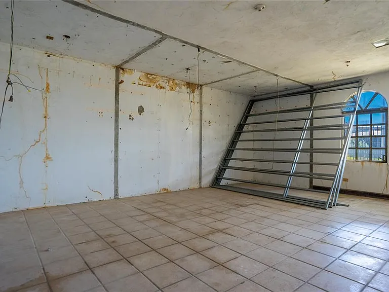 225 Santa Isidra L Fls #B — Photo 20