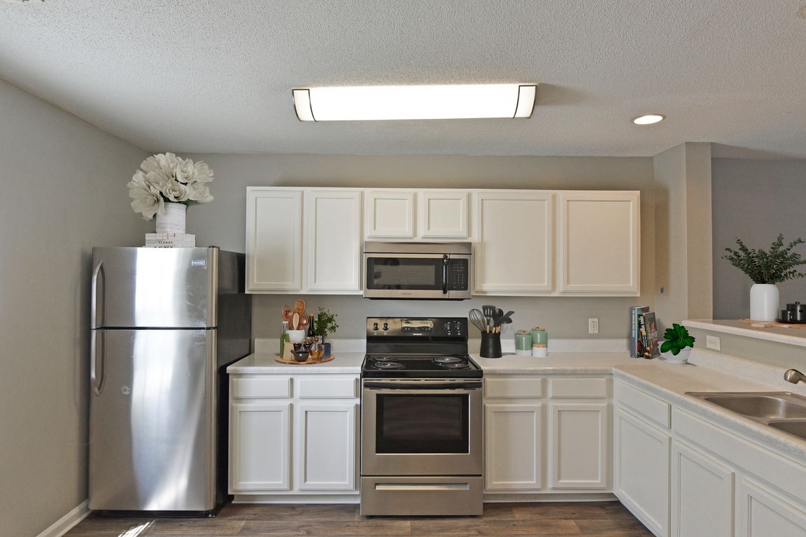 Kitchen + Stainless Appliances