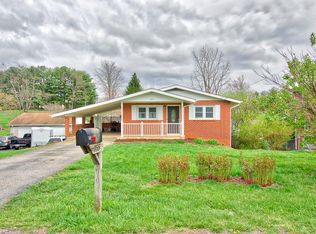 255 Epperly Dr, Christiansburg, VA 24073