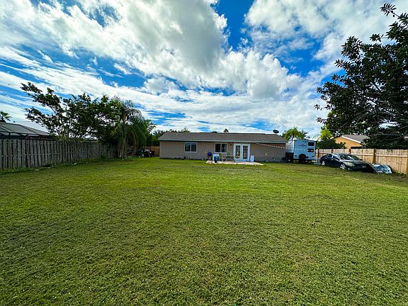 2nd image of 1925 SE West Dunbrooke Cir
