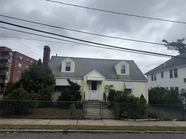 19 Brookdale Rd, Arlington, MA 02474